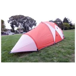 SafeHouse 2 - 2-person Tent -Outwell Shop slingfin safehouse 2 2 person tent detail 3